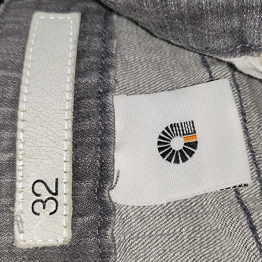 Akademiks Women’s Gray Skinny Jeans Size 32 – Rhinestone Back Pockets Pre-Owned - Picture 2 of 8